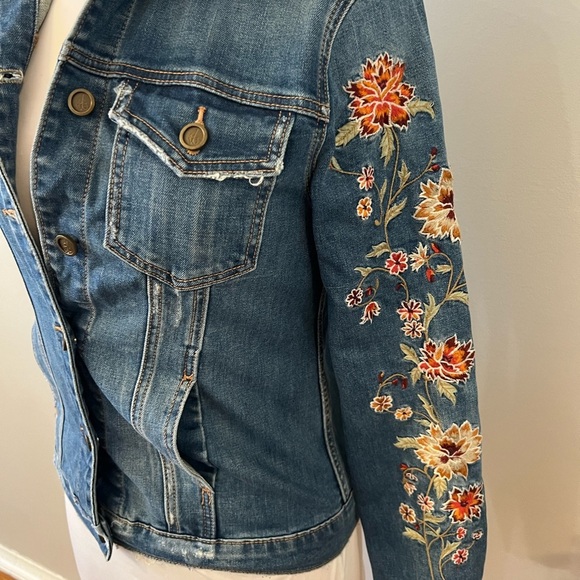 Driftwood Geena Embroidered Floral Denim Jacket -  XS - Picture 4 of 9